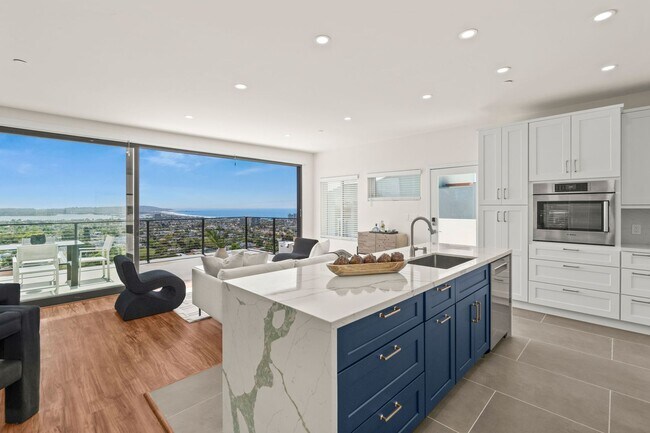 1251-1253 Van Nuys St San Diego, CA 92109 photo 5