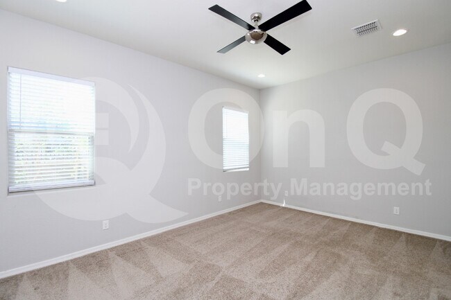 2051 E Wisteria Dr Chandler, AZ 85286 photo 4