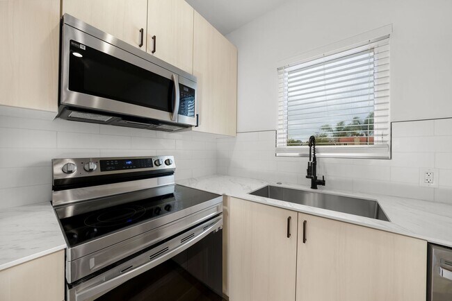 E Street Apartments photo 5