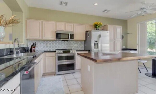 20456 N 94th Ln Peoria, AZ 85382 photo 2