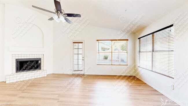 8964 W Kathleen Rd Peoria, AZ 85382 photo 4