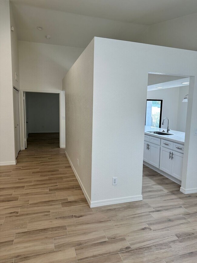 3948 E White Aster St Phoenix, AZ 85044 photo 5