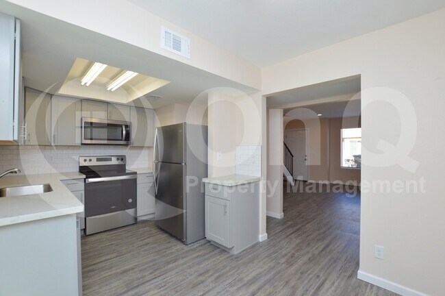 1418 E Knoll Cir Mesa, AZ 85203 photo 5