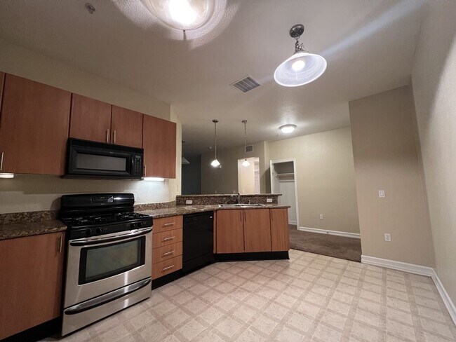 1465 C St San Diego, CA 92101 photo 4