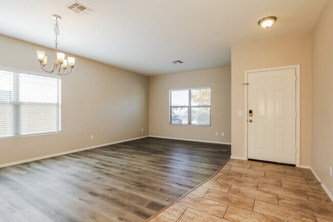 3134 W Cavedale Dr Phoenix, AZ 85083 photo 4