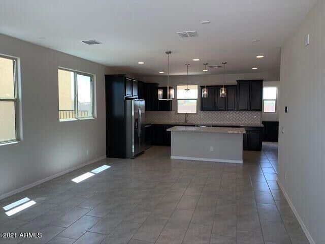 2832 S Lynch photo 5
