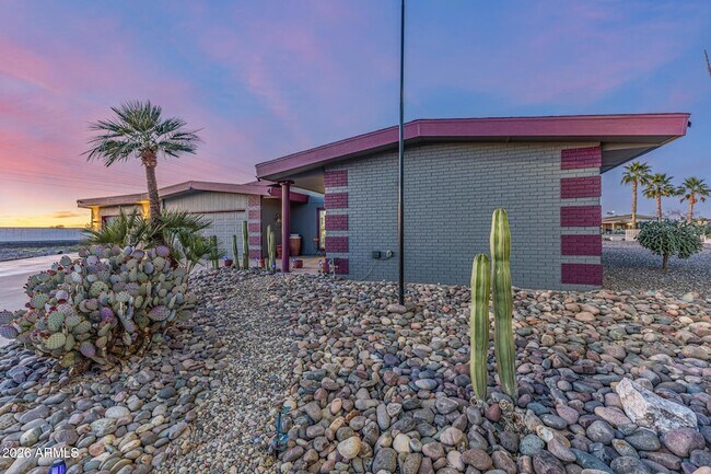 11210 W Pueblo Ct Sun City, AZ 85373 photo 2