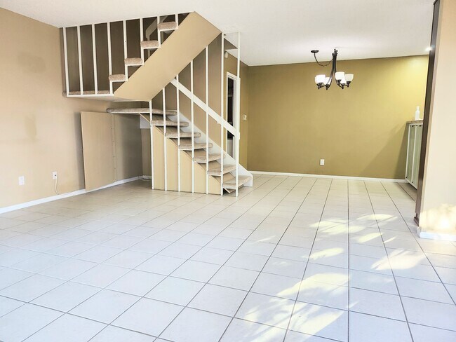 9514 Easter Way San Diego, CA 92121 photo 2