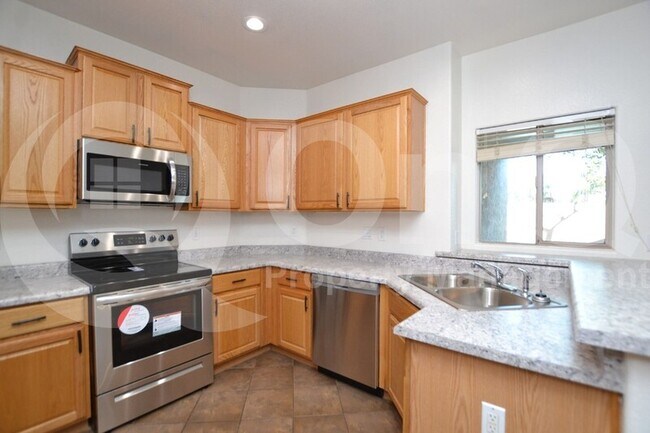 22207 N Gibson Dr Maricopa, AZ 85139 photo 2
