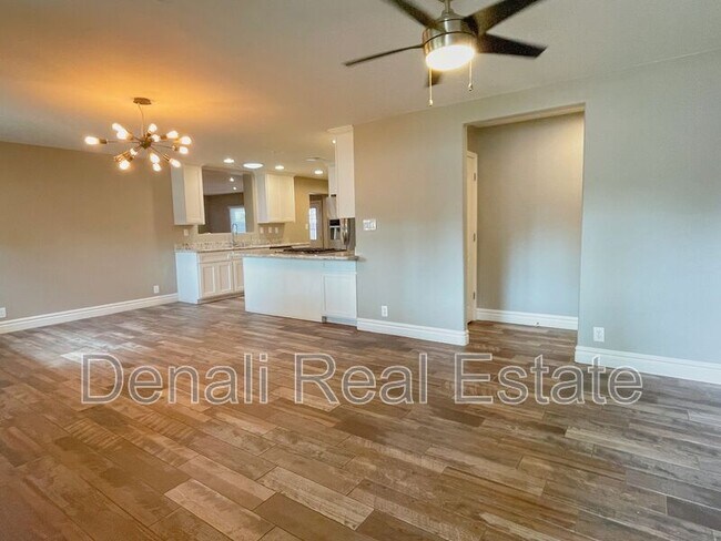 2032 W Cambridge Ave Phoenix, AZ 85009 photo 4