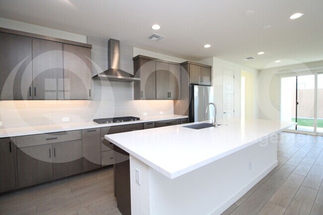 27480 N 73rd Dr Peoria, AZ 85383 photo 2