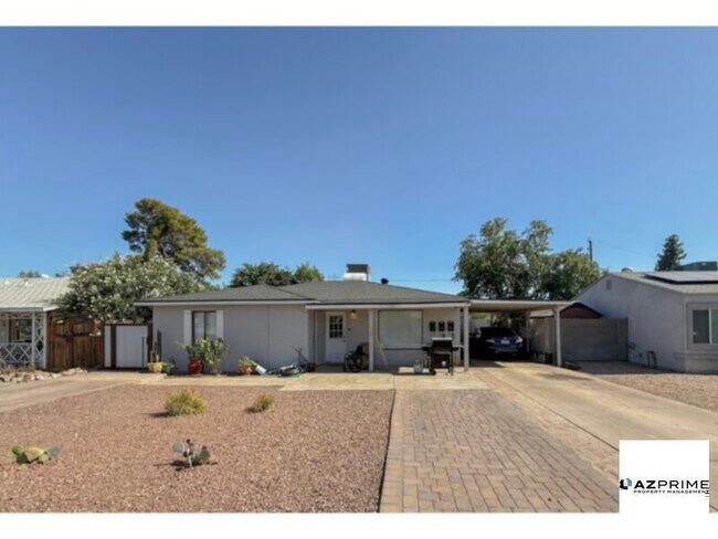 1221 E Highland Ave Phoenix, AZ 85014 photo 2