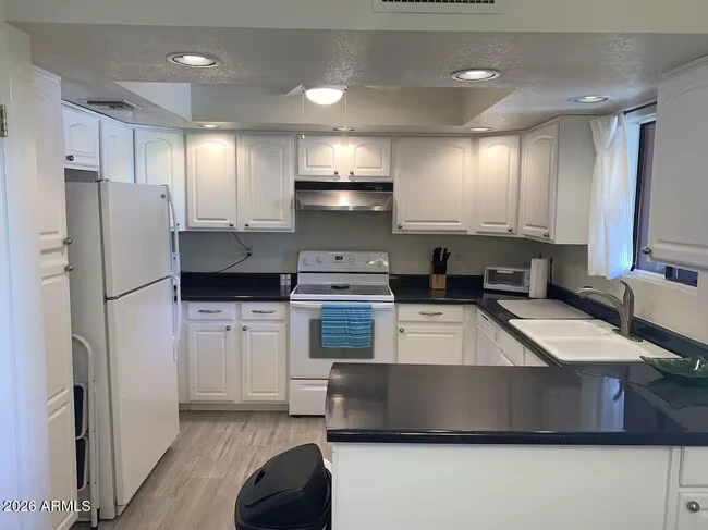 12222 N Paradise Vlg Pkwy S Phoenix, AZ 85032 photo 5