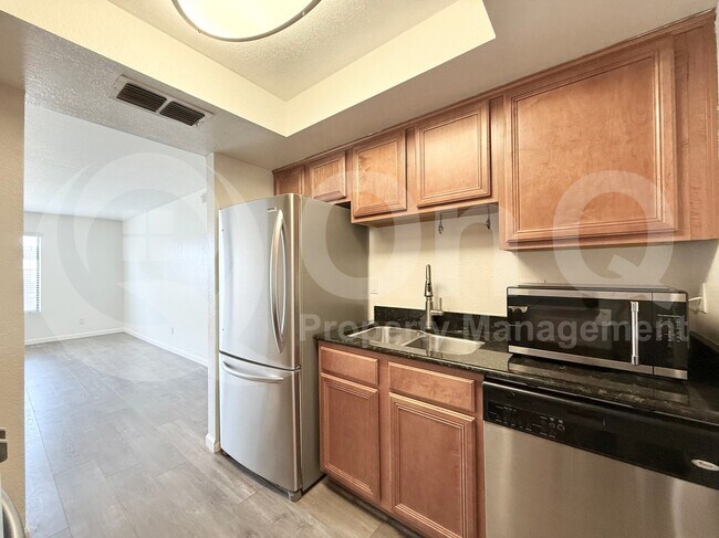 1402 E Guadalupe Rd Tempe, AZ 85283 photo 2