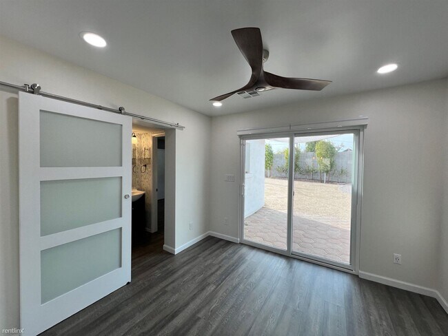 2204 N Normal Ave Tempe, AZ 85288 photo 4