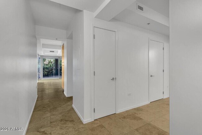 7127 E Rancho Vista Dr Scottsdale, AZ 85251 photo 5