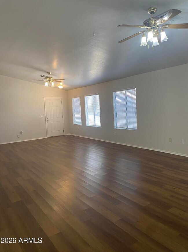 1704 E Pontiac Dr Phoenix, AZ 85024 photo 3