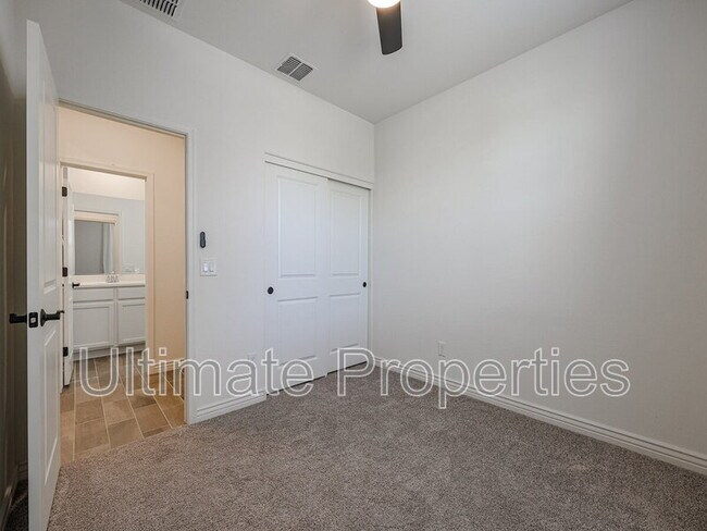 14424 West Honeysuckle Dr Sun City West, AZ 85387 photo 5