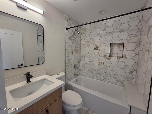 824 N 11th Ave Phoenix, AZ 85007 photo 5