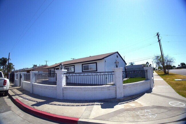 660 Sunnyside Ave San Diego, CA 92114 photo 4