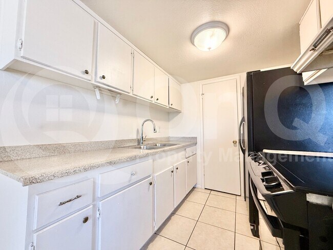 4227 N 68th Dr Phoenix, AZ 85033 photo 4