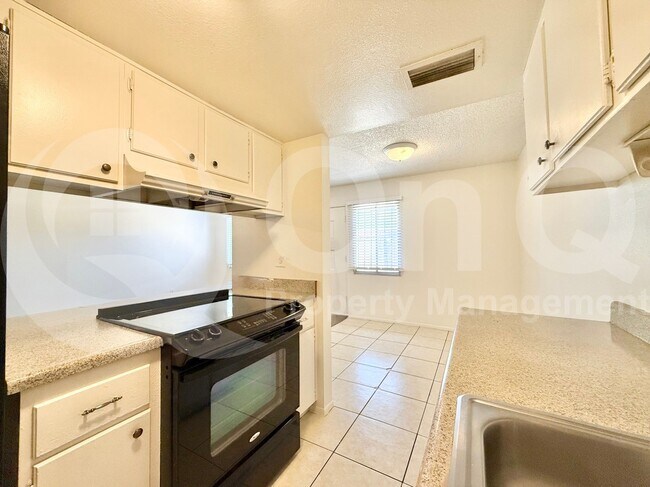 4227 N 68th Dr Phoenix, AZ 85033 photo 3