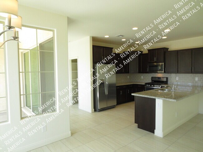 20756 W Legend Trail Buckeye, AZ 85396 photo 4