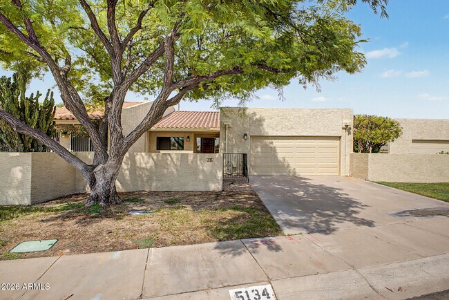 5134 N 78th Pl photo 2