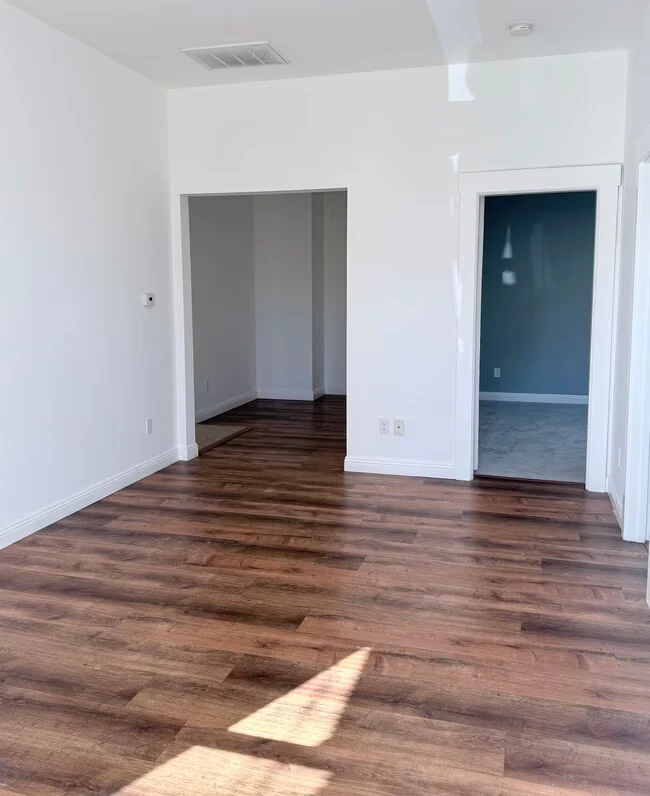 1813 Saint Charles St Alameda, CA 94501 photo 4