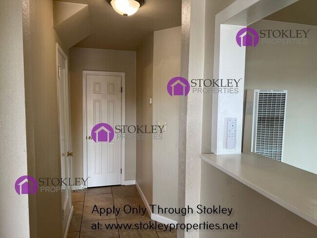 715 B St photo 5