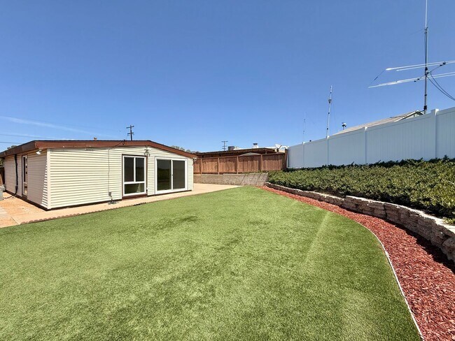 3141 Admiral Ave photo 4