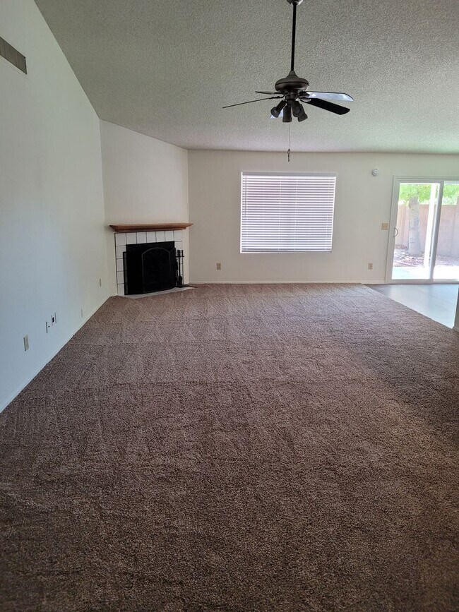 4531 E Ashurst Dr Phoenix, AZ 85048 photo 2