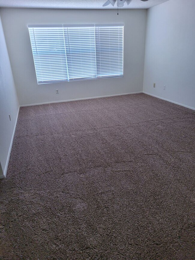 4531 E Ashurst Dr Phoenix, AZ 85048 photo 4