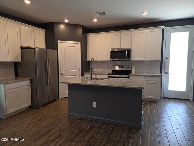 17353 W Patrick Ln Surprise, AZ 85387 photo 4