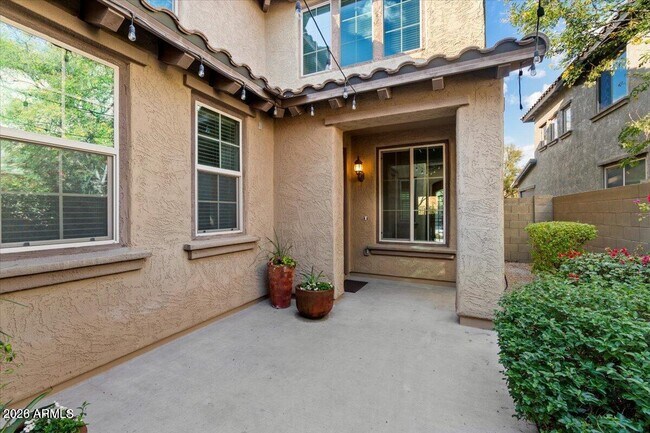 3734 E Matthew Dr Phoenix, AZ 85050 photo 2
