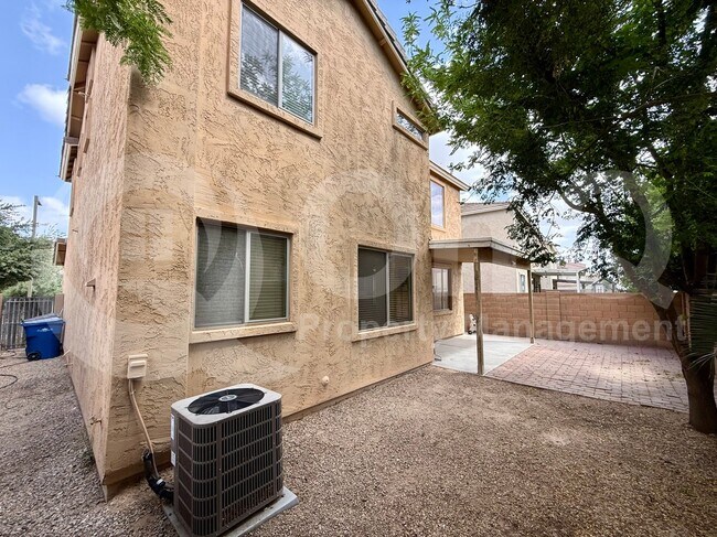 17395 W Langer Ln Surprise, AZ 85388 photo 4