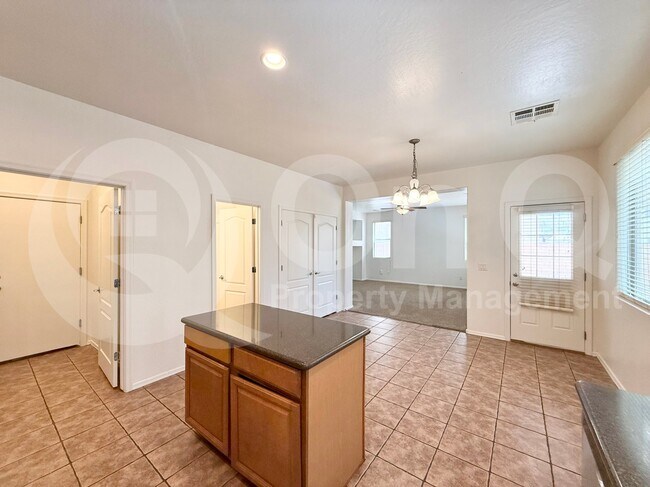17395 W Langer Ln Surprise, AZ 85388 photo 5