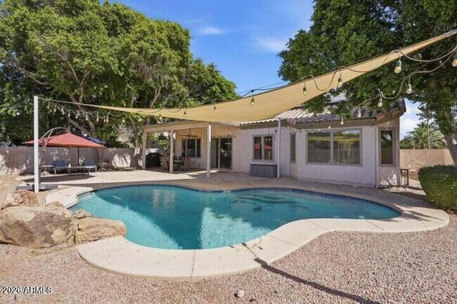 11203 W Cottonwood Ln Avondale, AZ 85392 photo 3