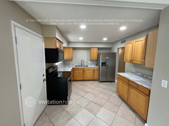 7005 N 76th Dr Glendale, AZ 85303 photo 3