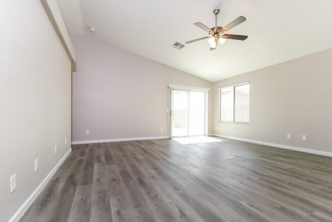5807 S 248th Ln Buckeye, AZ 85326 photo 4