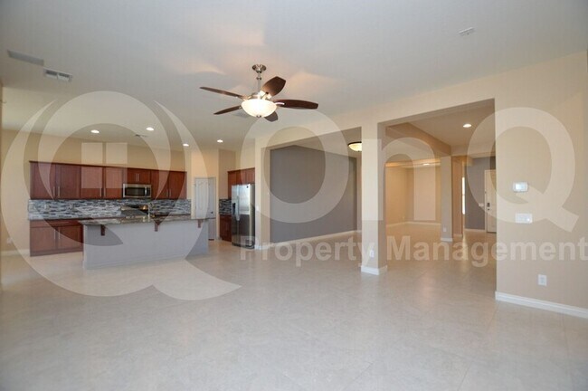 18624 W Kendall St Goodyear, AZ 85338 photo 4