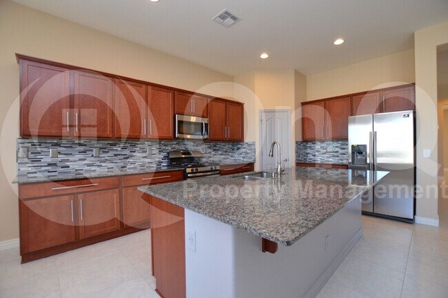 18624 W Kendall St Goodyear, AZ 85338 photo 2