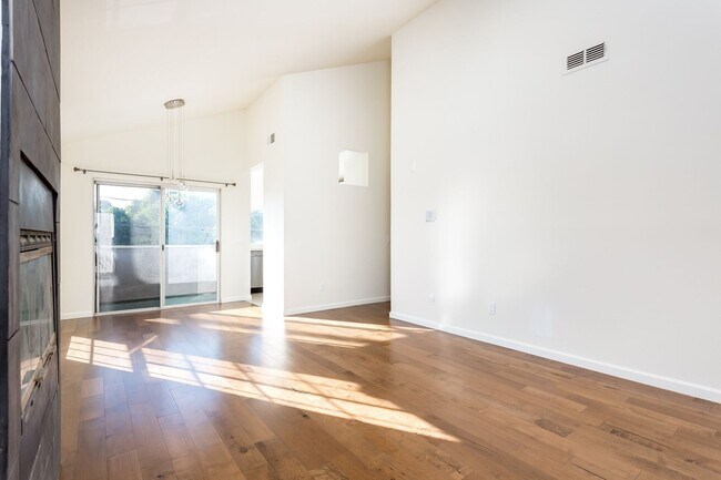 4616 Campus Ave San Diego, CA 92116 photo 4