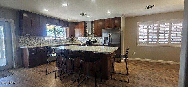 1131 E Redfield Rd Phoenix, AZ 85022 photo 3