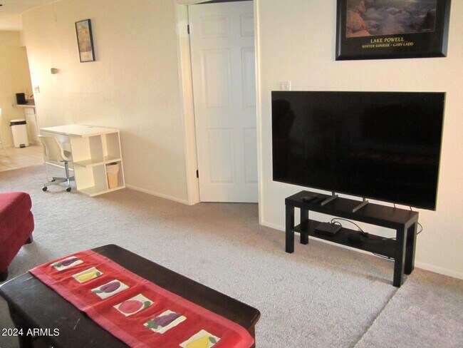 12222 N Paradise Vlg Pkwy S Phoenix, AZ 85032 photo 4