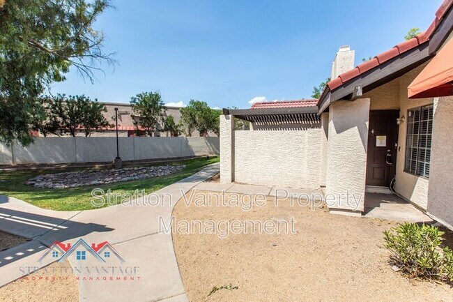 911 S Siesta Ln Tempe, AZ 85281 photo 2