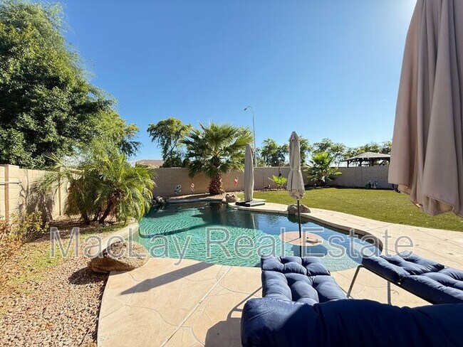 757 W Aloe Pl photo 3