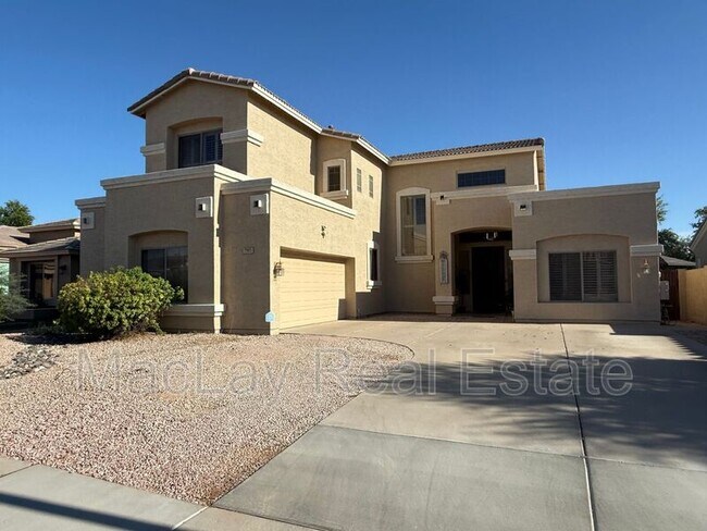 757 W Aloe Pl photo 2