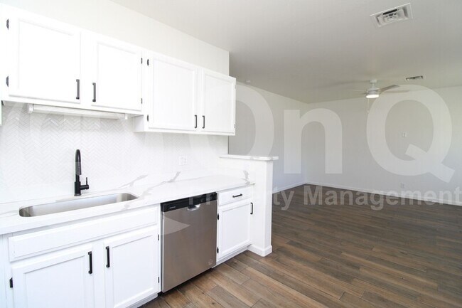 733 S MacDonald Mesa, AZ 85210 photo 4