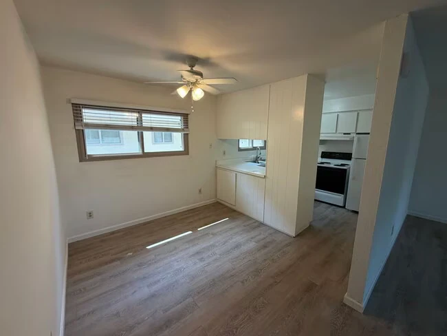 4098 Valeta St San Diego, CA 92110 photo 3